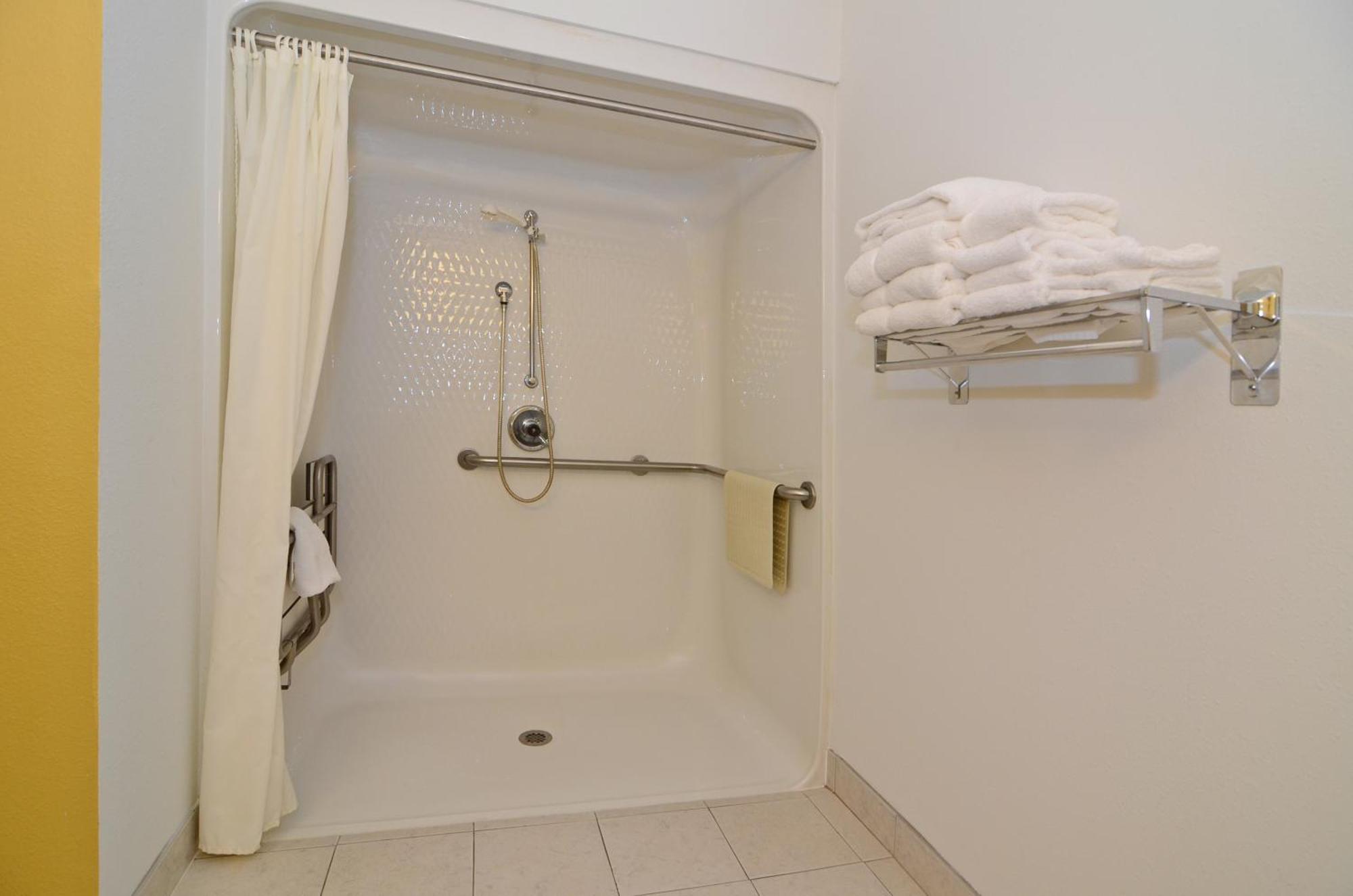 Americas Best Value Inn Iola Exterior photo